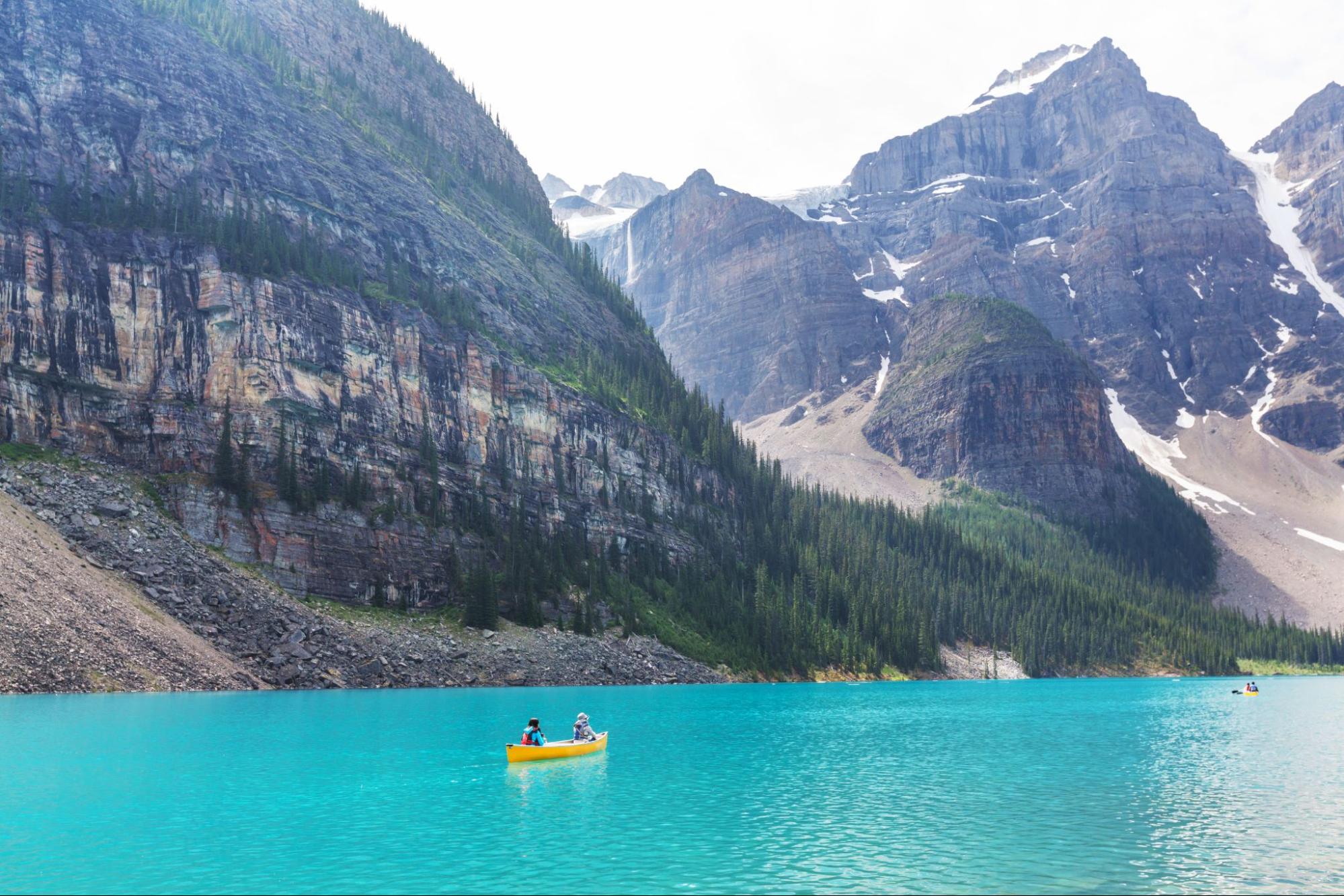 lago moraine alberta canada